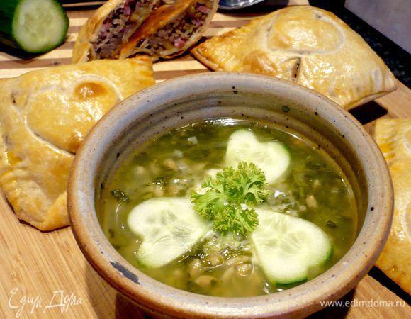 А вот и наш полбяной суп с пирожками! Вкуснооо!