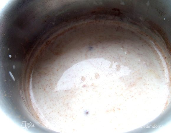 Ставим на огонь и держим до закипания.