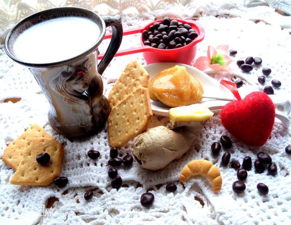 Уюта и тепла Вашему дому!!! И не болейте)))