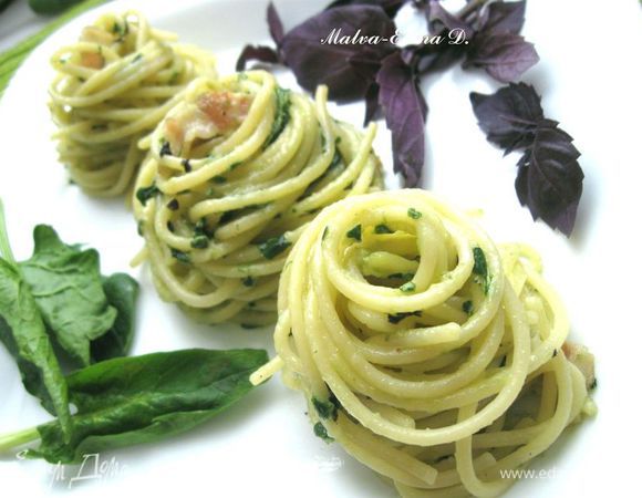 Подавать немедленно, тарелку перед подачей подогреть. Приятного аппетита!

