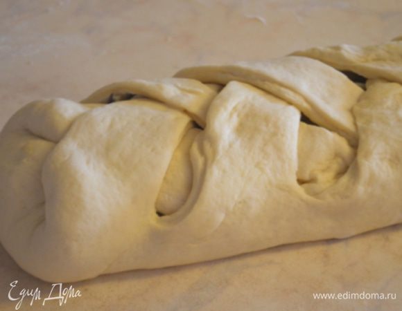 Вот так получается... смазываем желтком.