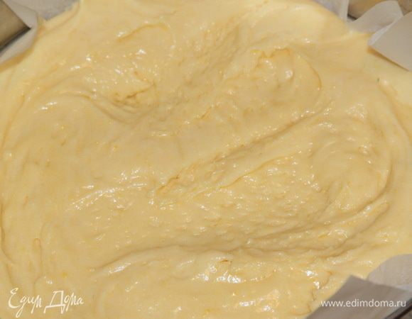 Разравниваем лопаткой.