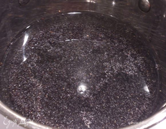 Мак залить кипятком и варить 30 минут.