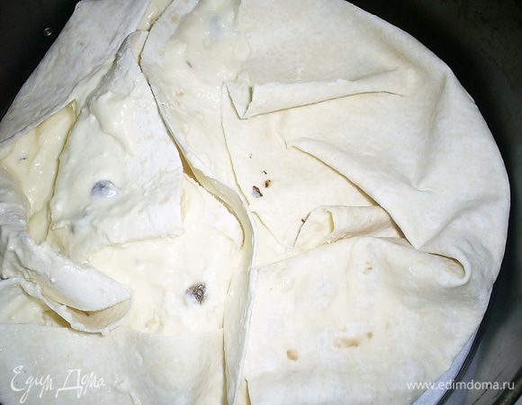 Аналогично поступаем и со вторым лавашом. Теперь вы поняли, почему пирог "мятый" 