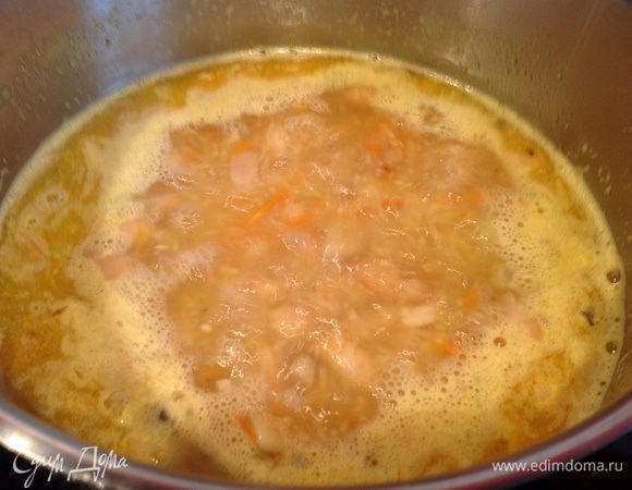 Добавить в суп за 5 минут до готовности. Снять с огня накрыть крышкой и дать немного настояться.