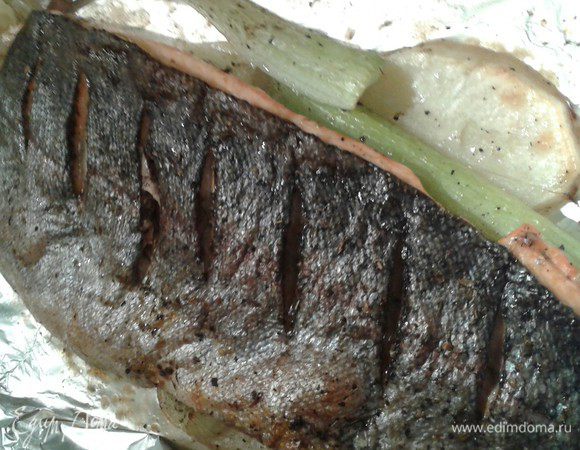 Как только рыба стала одного цвета  по всей толщине она готова!!!