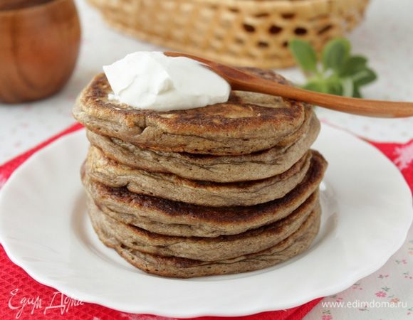 Блины мы любим со сметаной!