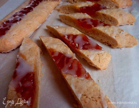  Острым ножом порезать по диагонали толщиной в 2 см .
 
Хранить в закрытом контейнере до 7 дней .
