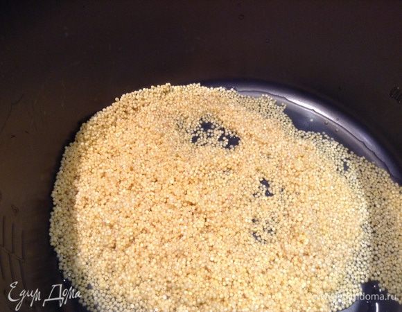 В мультиварку положить пшено,
