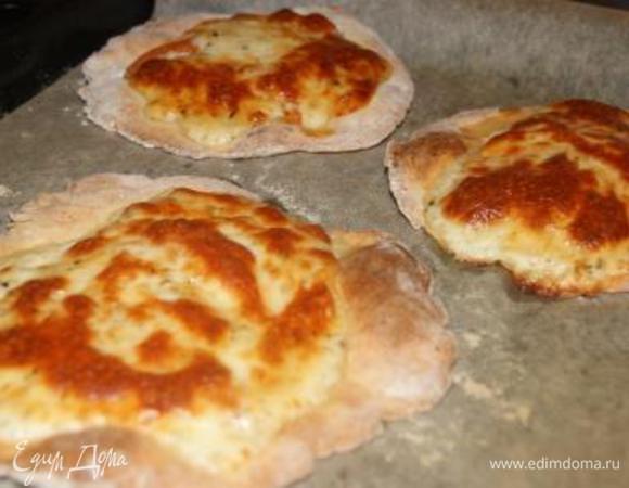 Запекать лепешки при 180 гр. 15 минут.