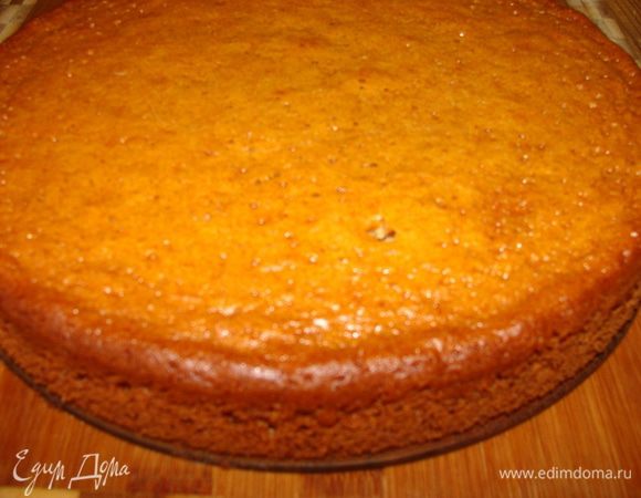Вылить тесто в разъемную форму (у меня 26 см), выпекать при 180* до готовности. Проверять палочкой.