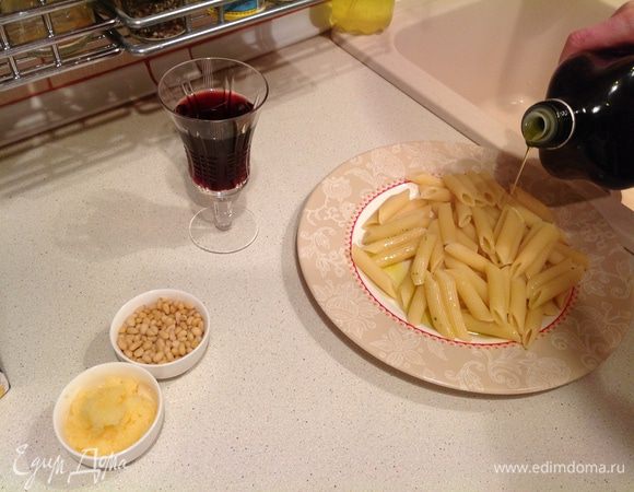 Поливаем оливковым маслом Extra Virgin.