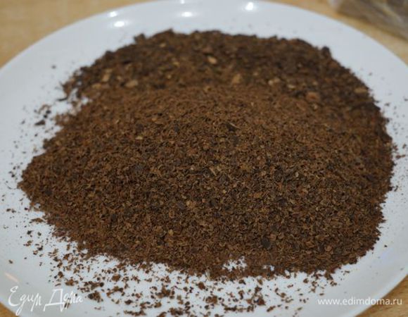 Крем. Натереть какао (если нет такого, используйте обычный порошок).