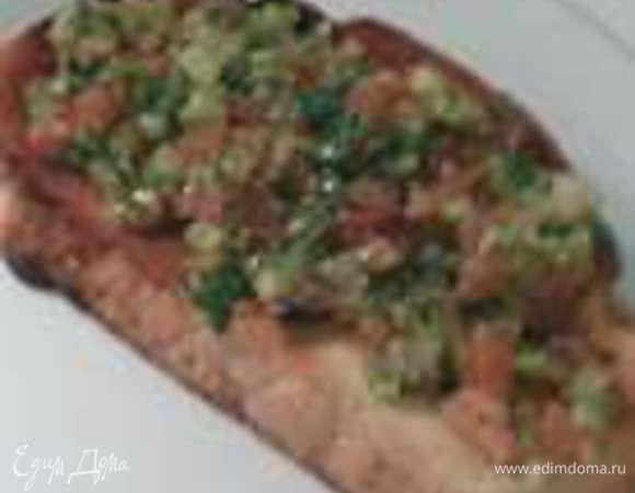 Хлеб поджарить в тостере. Сверху выкладываем соус. Уже можно есть!