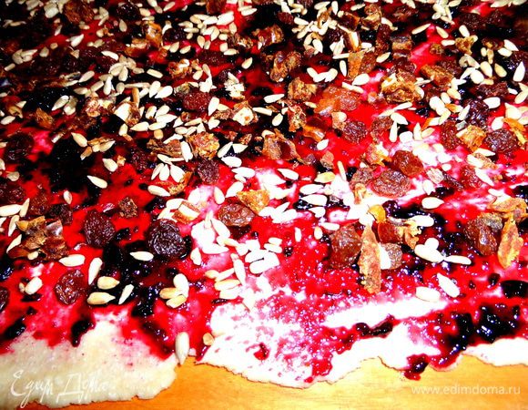 Кусочки фиников добавим...