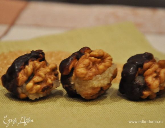 Поставить в холод-к на 20-30 минут.