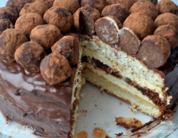 Торт готов! Он очень вкусный и красивый) большой и тяжелый)) еще раз всех россиян поздравляю от души за нашу победу, меня переполняют патриотические чувства и гордость) 