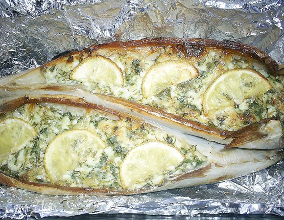 Запекаем в разогретой до 200 градусов духовке 25-30 минут. Даем немного остыть и подаем к столу. Или же даем готовим заранее и подаем охлажденную. Вкусно будет в любом случае. Приятного аппетита!