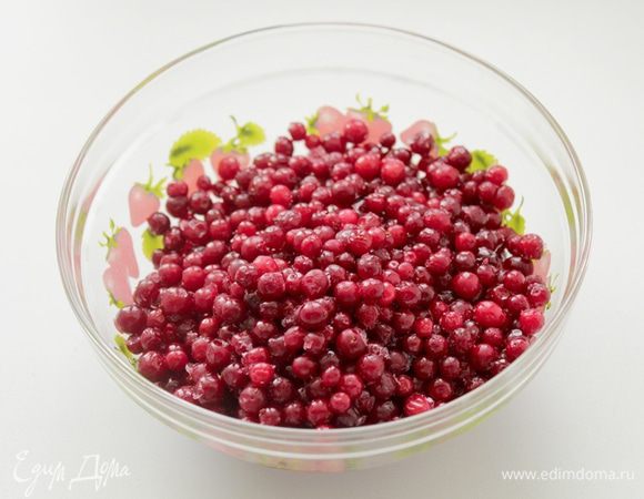 Бруснику разморозить.