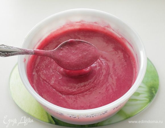 Варить на медленном огне помешивая до загустения. 