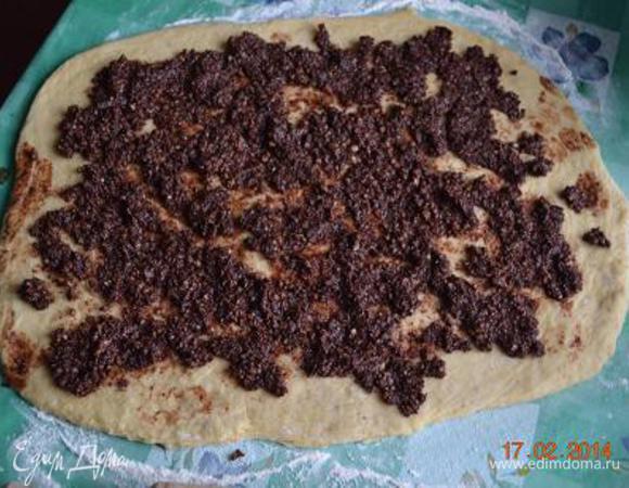 Намазать начинку.