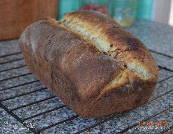 Выпекаем при 170*С 50-60 мин. Если сформовать 2 булки тогда время выпекания составит 30-40 мин при 180*С. Остудить на решетке.