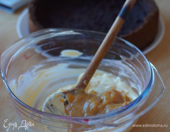 Крем. Мягкое масло растереть со сгущенкой.