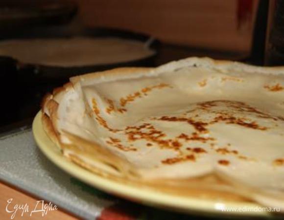 Выпекаем блины.