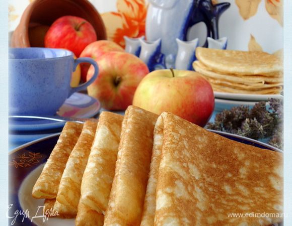 По желанию блины можно смазывать маслом, я этого не делала, т.к. блинчики и так довольно вкусные и «сливочности» в них достаточно.