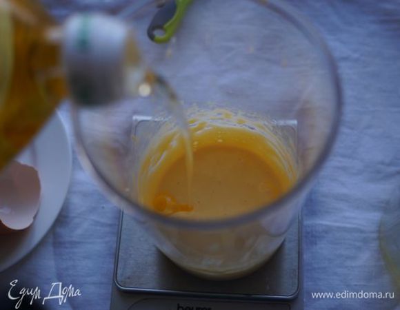 Добавляем масло, взбиваем.