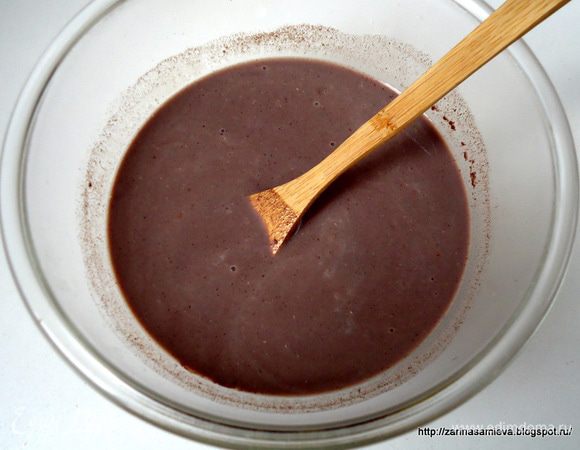 Затем смешать  набухшую черемуховую смесь с оставшимся молоком.
