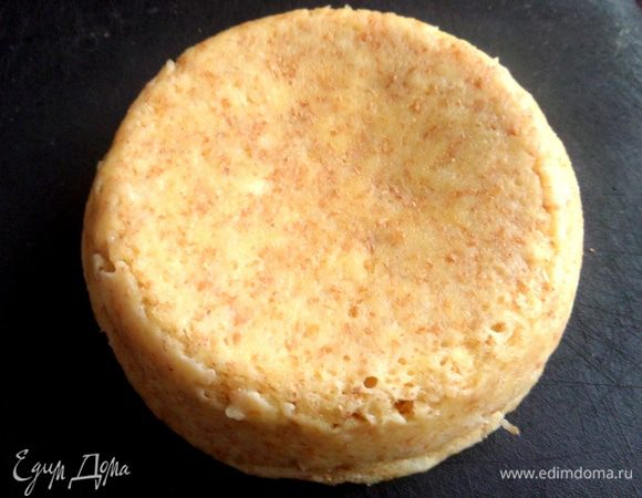 Вот такой он в перевёрнутом состоянии! Я теперь его буду печь часто для утреннего кофе,добавив фрукты или сухофрукты,так он мне понравился)))