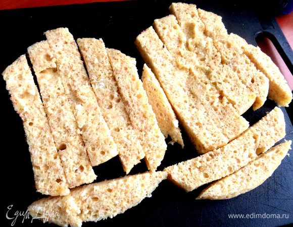 Нарезаем на полосочки-палочки для удобства.