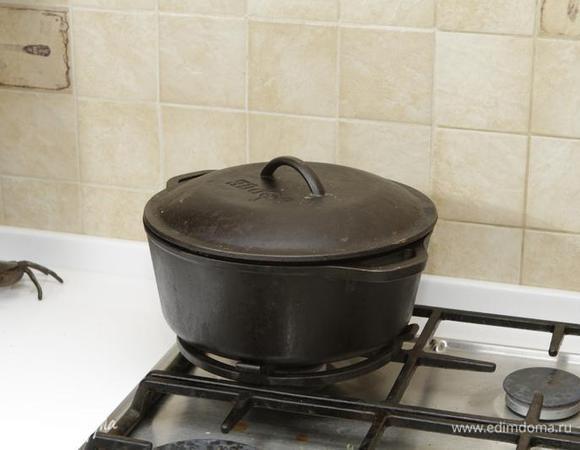 Оставим на небольшом огне на 20-30 минут на дозревание. Проверим соль, перец, доведем до идеала по вкусу. Можно добавить щепотку сахара и красного перца.