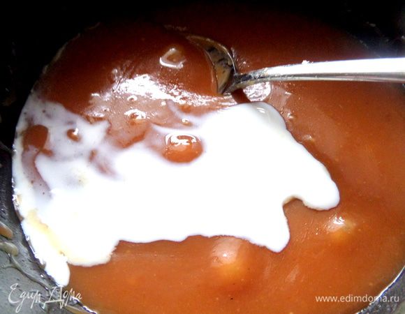 Можно добавить пару ложек молока,чтобы она сильно не схватилась потом.