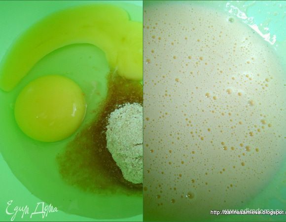 Смешать яйца с сахаром. Взбить в пышную пену.
