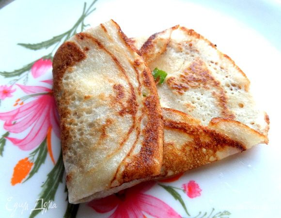 Загибаем края по бокам, а затем нижний край.