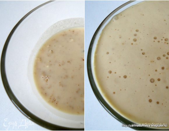 Для теста: В небольшом количестве теплого молока развести дрожжи, добавить пару чайных ложек сахара и 3-4 ч. ложки муки, перемешать и дать подняться опаре в течение 10-15 минут.