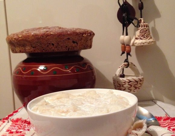 Вот они какие получаются. Немного необычно, но вкусно. Не знаю, это первое блюдо, что-то типа домашней лапши, или десерт..... Похоже на то и на другое. Мне немного напомнило по вкусу затирку. Мама сказала, что ей очень понравилось, особенно в остывшем виде.
Вот такие блинчики "впрок" готовили наши предки)))))