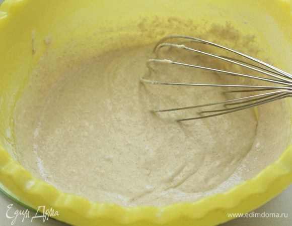 Соединить сухую и жидкую смеси,  перемешать.