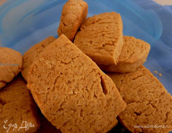 Очень вкусное печенье по рецепту Svetlana Metaxa - http://www.edimdoma.ru/retsepty/62230-pechenie-s-arahisovym-maslom

Просто объедение за что Свете огромное спасибо !