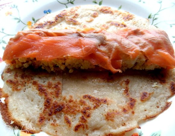 Закрываем верх полосками рыбы...