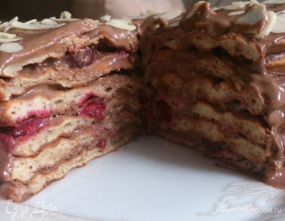 Украсить миндальными хлопьями. И уже через 2-3 часа у вас на столе вкуснейший пропитанный тортик!