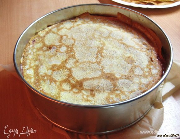 И так до тех пор, пока печеночный фарш не закончится. Верхний слой - блин.