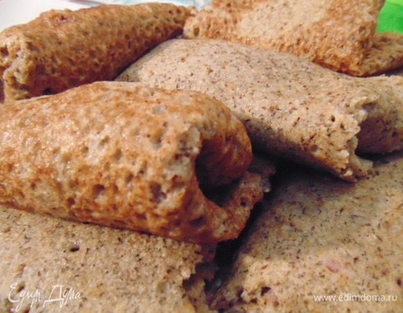 В серединку блинчика положить 1 ст.ложку начинки, завернуть. 
Приятного аппетита!