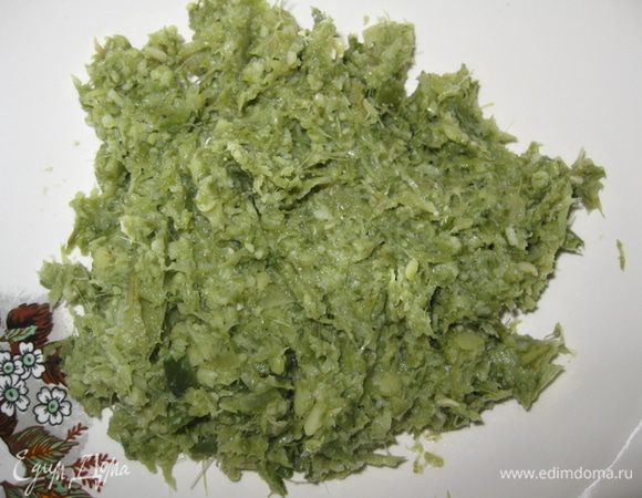 Отвариваем спаржевую фасоль, немного солим. Измельчаем блендером.