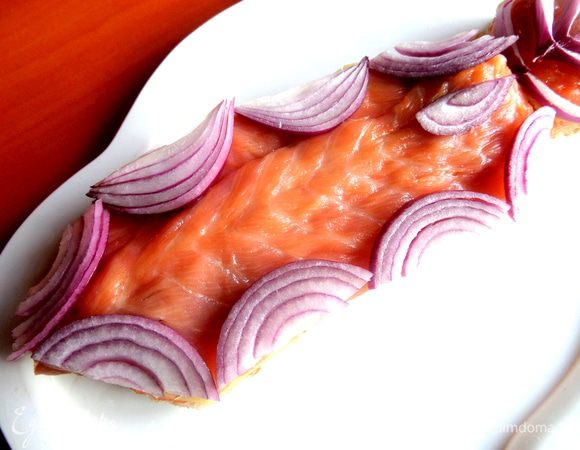 Можно сбоку приклеить их на масло или сверху на рыбку!