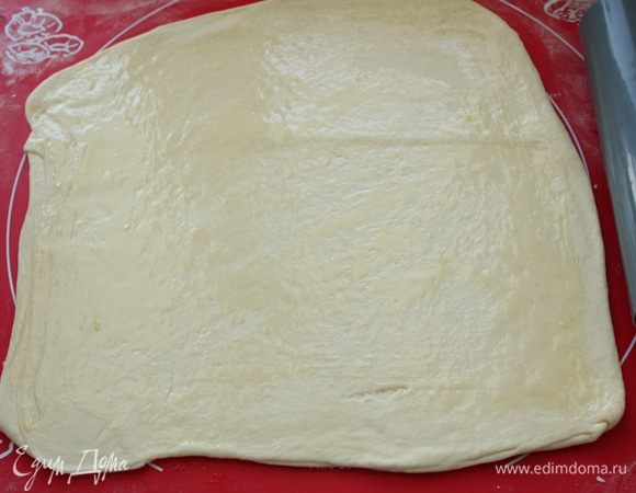 Затем снова раскатать и смазать.