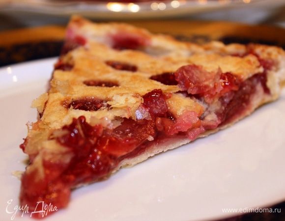 По желанию присыпьте сахарной пудрой. Начинки много, но она не вытекает. Ароматно, вкусно и сочно. Угощайтесь!!!