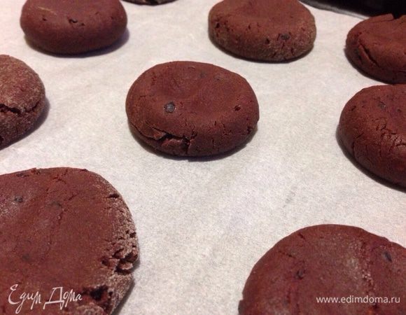 Немного приплюснуть пальцами.